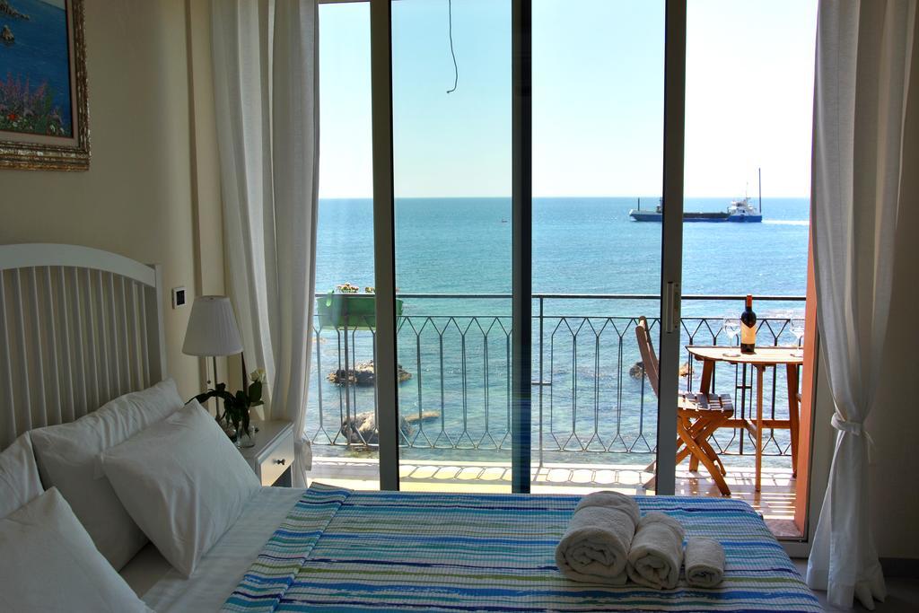Taorminaxos Wonderful Seaview Appartement Giardini-Naxos Buitenkant foto